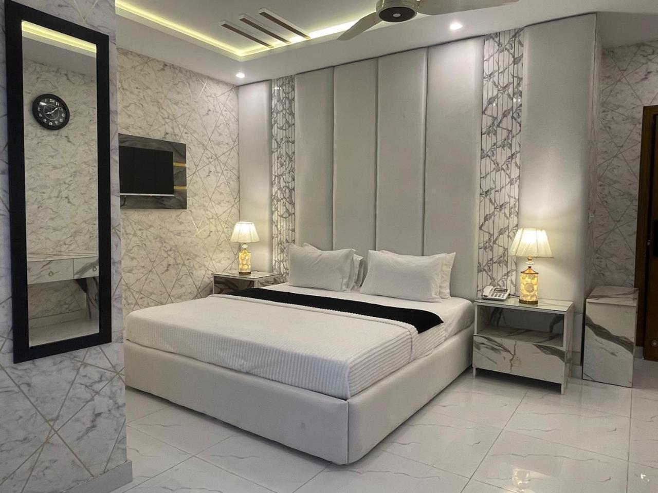 Hotel Croydon International Rawalpindi Buitenkant foto