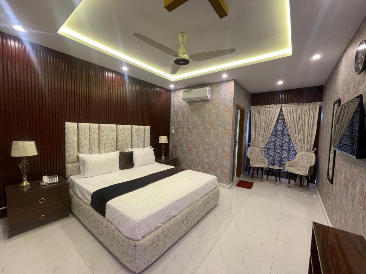 Hotel Croydon International Rawalpindi Buitenkant foto