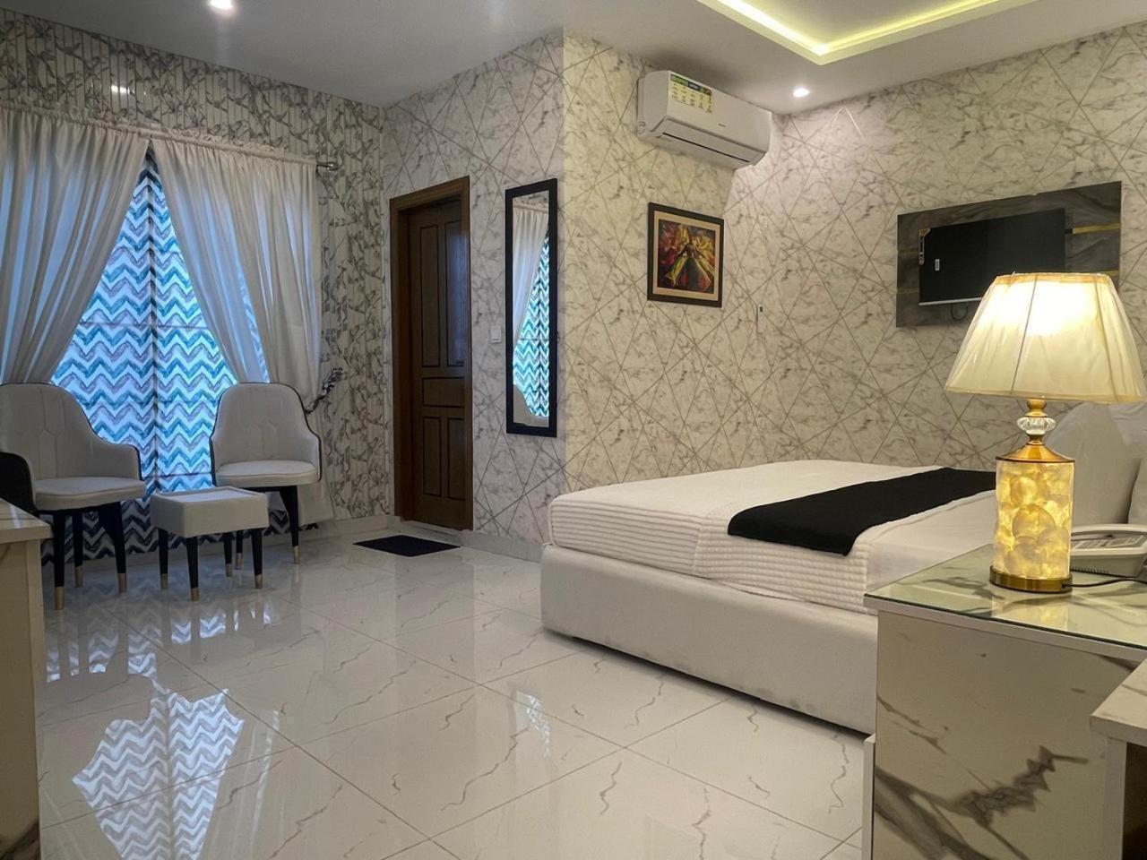 Hotel Croydon International Rawalpindi Buitenkant foto