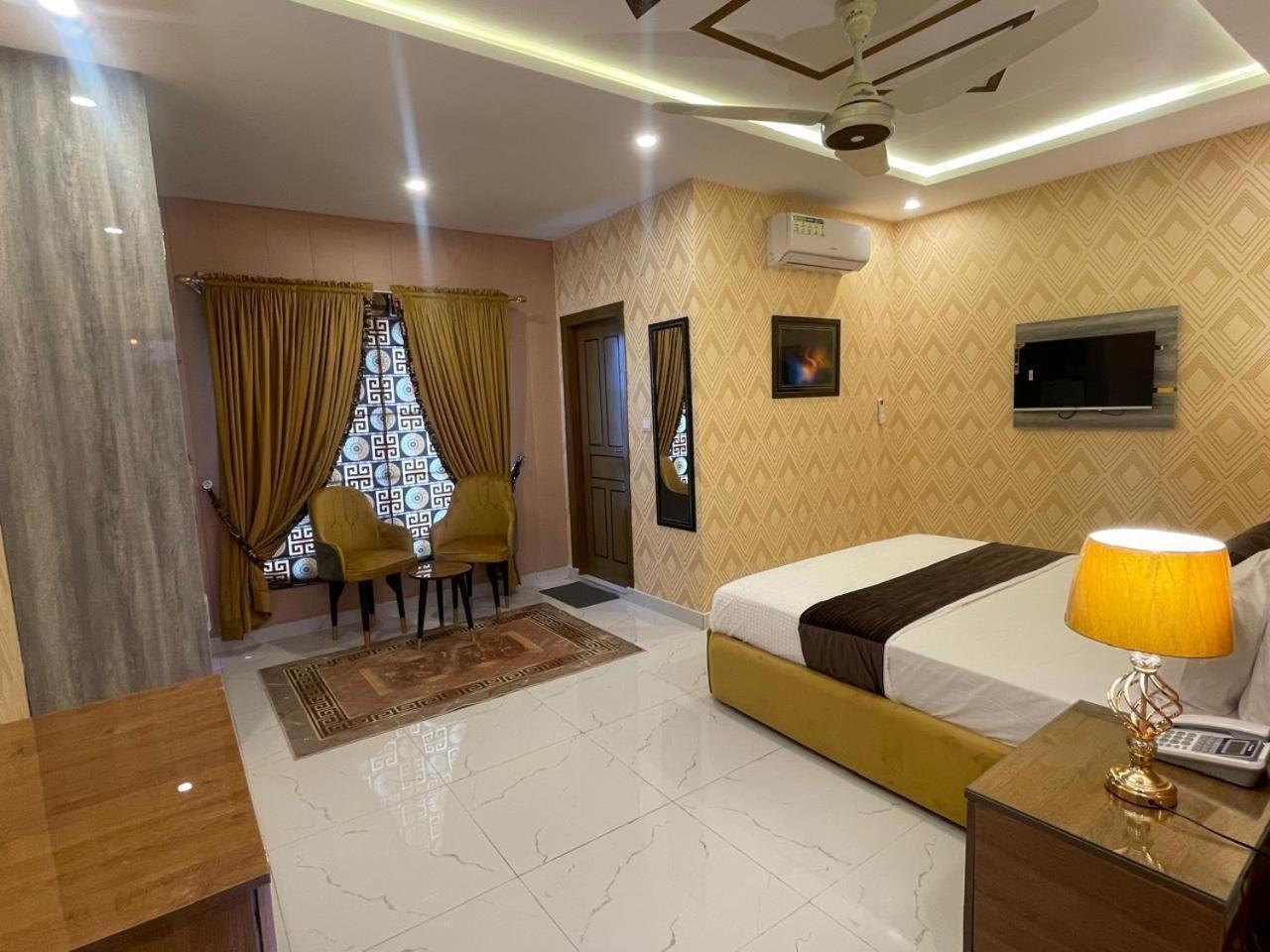 Hotel Croydon International Rawalpindi Buitenkant foto