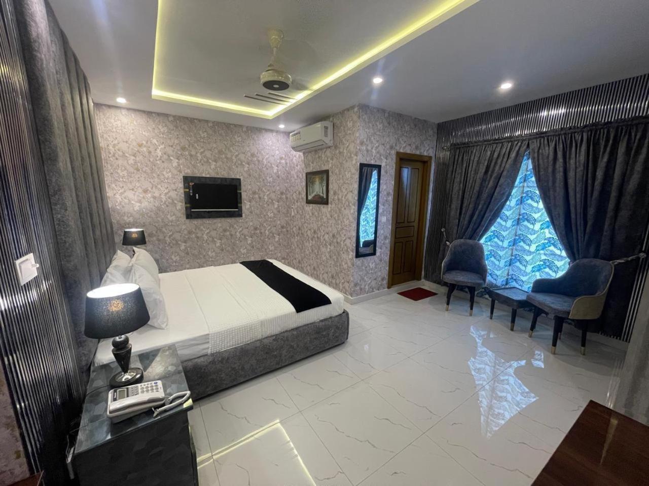Hotel Croydon International Rawalpindi Buitenkant foto